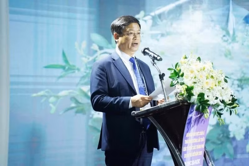 El vicepresidente permanente del Comité Popular de Hue, Nguyen Thanh Binh, habla en la cita. (Foto: VNA)