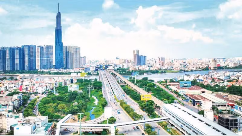 Ciudad Ho Chi Minh, cada vez más moderna y civilizada. (Foto: Nhan Dan)