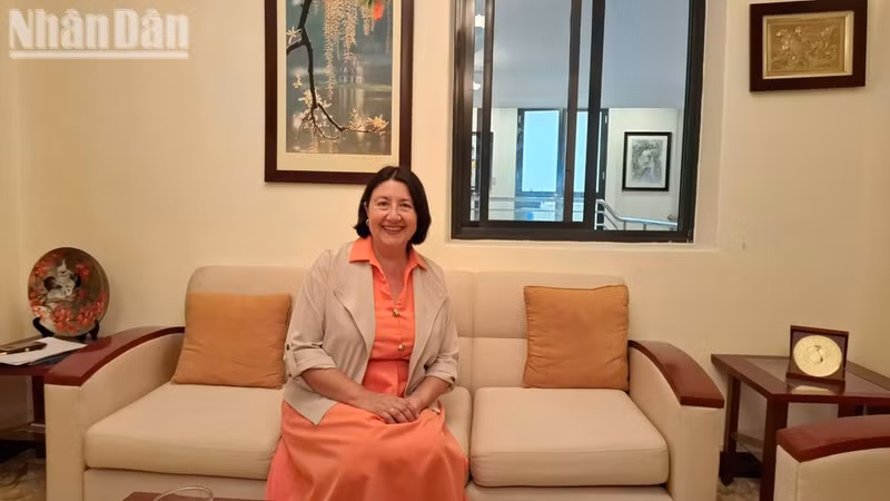 Nasly Isabel Bernal Prado, embajadora de Chile en Vietnam. (Foto: Nhan Dan)