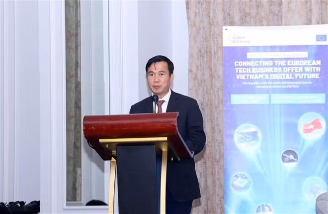 Bui The Duy, viceministro de Ciencia y Tecnología de Vietnam, habla en el evento. (Foto: VNA)