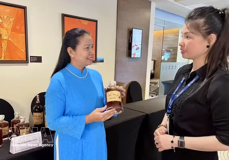 Tran Thi Man, directora de ventas de la compañía de comercio y servicios BM Global, en el evento. (Foto: VNA)