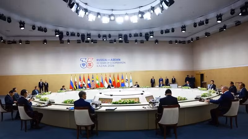 El primer ministro de Vietnam, Le Minh Hung, participa junto a líderes de la Asean y Rusia en una sesión de trabajo sobre la integración euroasiática en Kazán. (Foto: VGP)