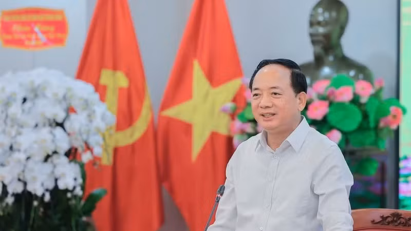 El miembro del Buró Político, secretario del Comité Central del Partido Comunista de Vietnam y jefe de su Comisión de Propaganda y Movilización de Masas, Trinh Van Quyet, interviene en la cita. (Foto: Nhan Dan)