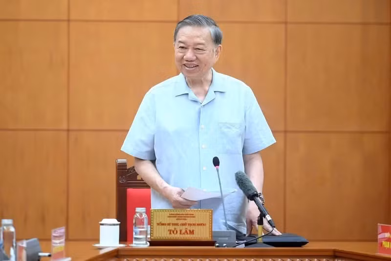 El secretario general del Partido Comunista y presidente de Vietnam, To Lam, habla en la cita. (Foto: Nhan Dan)