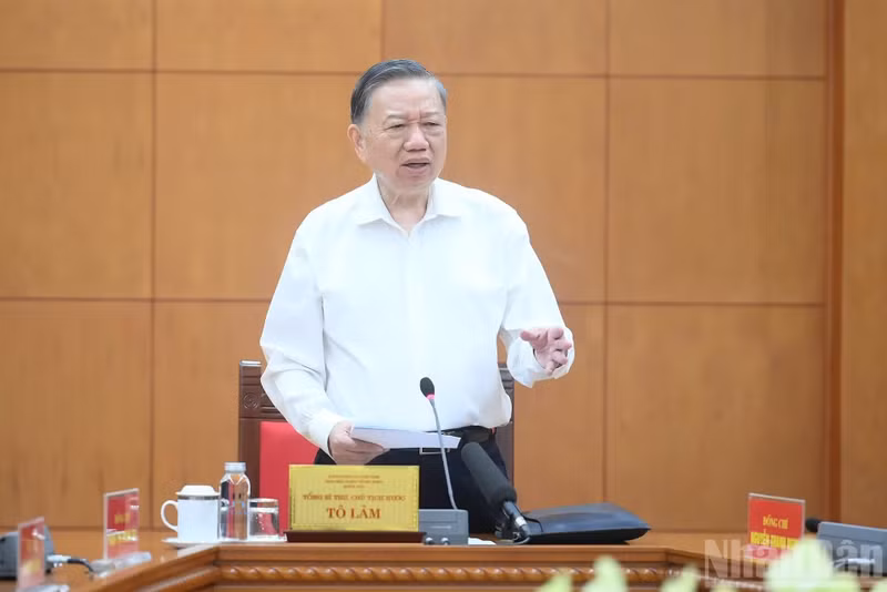 El secretario general del Partido Comunista de Vietnam y presidente de la República, To Lam, interviene en la reunión. (Foto: Nhan Dan)