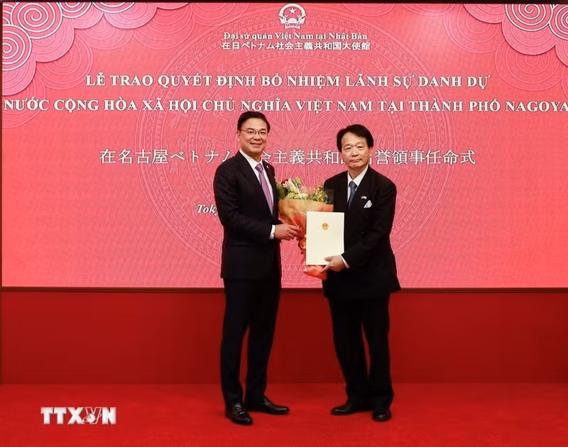 El profesor japonés Natsume Nagato ha sido reelegido como cónsul honorario de Vietnam en la ciudad de Nagoya. (Foto: VNA)