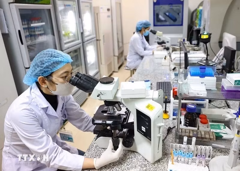 Investigación científica en el Hospital Nacional de Endocrinología. (Foto: VNA)