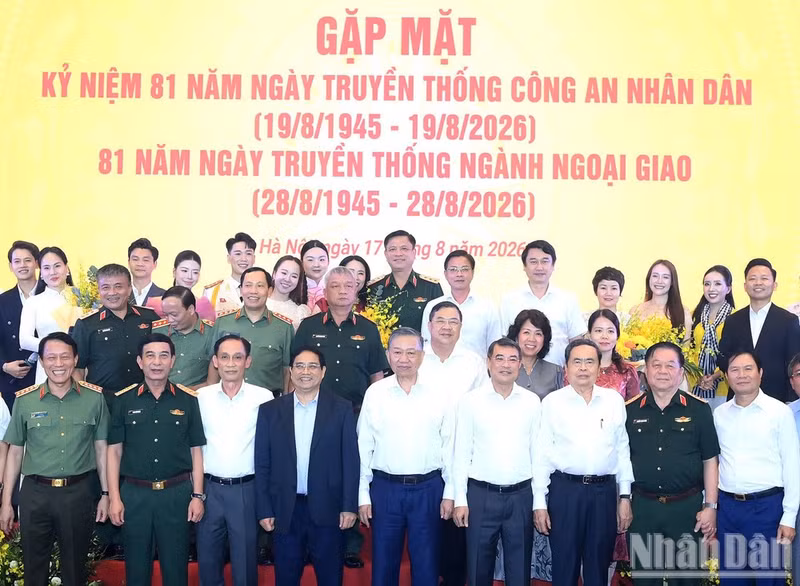 El secretario general del Partido Comunista y presidente de Vietnam, To Lam, y delegados. (Foto: Nhan Dan)