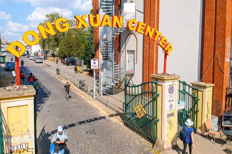 Vista de la parada de tranvía “Dong Xuan” en Berlín. (Foto: VNA)