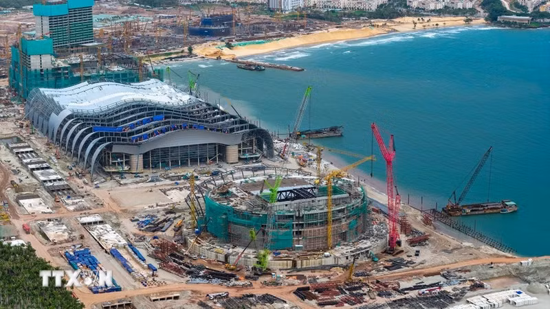 Las obras de construcción del Centro de Convenciones para la Cumbre APEC 2027 ya están en marcha. (Foto: VNA)