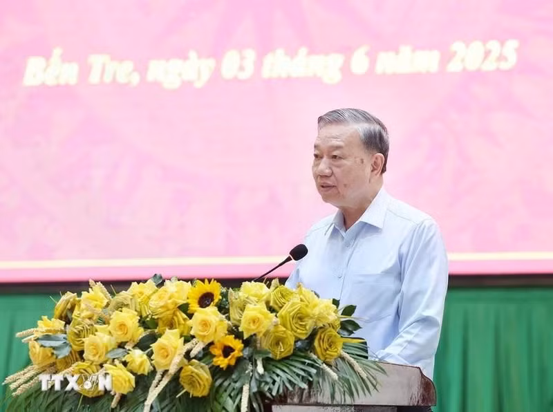El secretario general del Partido Comunista de Vietnam, To Lam, interviene en la reunión. (Fotografía: VNA)