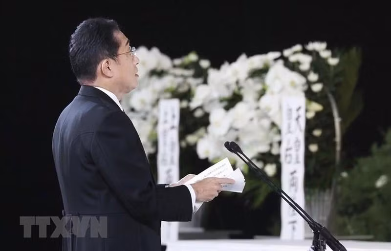El primer ministro japonés, Fumio Kishida, expresa su profundo pesar por el fallecimiento de Shinzo Abe. (Fotografía: Kyodo/VNA) El primer ministro japonés, Fumio Kishida, expresa su profundo pesar por el fallecimiento de Shinzo Abe. (Fotografía: Kyodo/VNA)