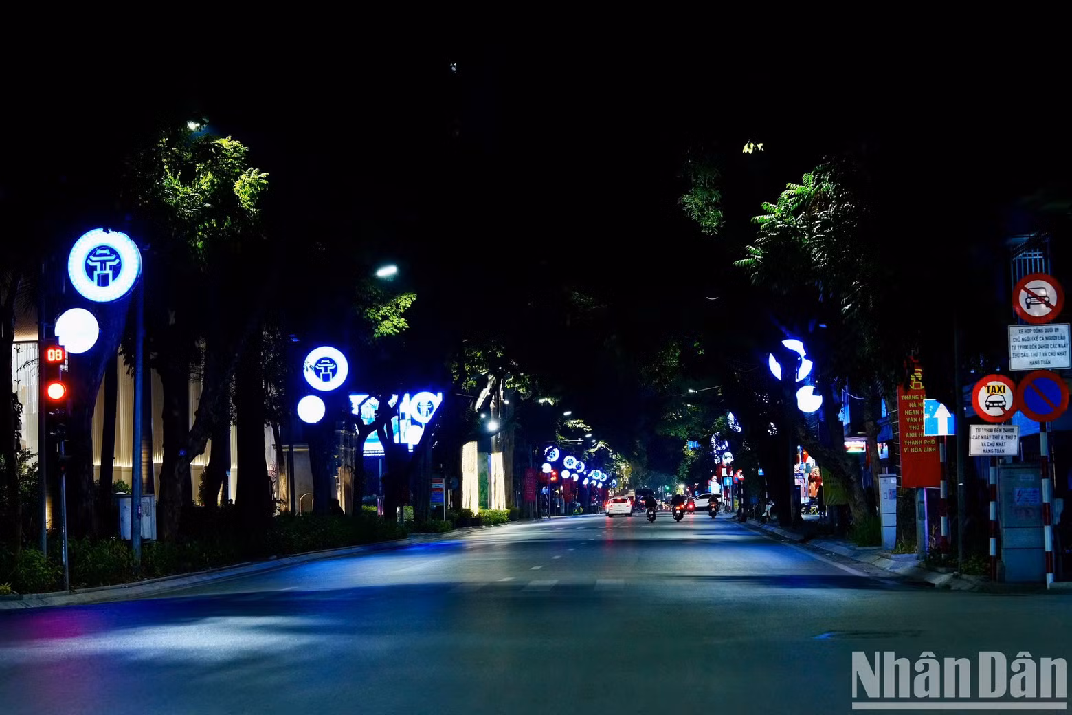 Una calle sin personas ni vehículos transitando.