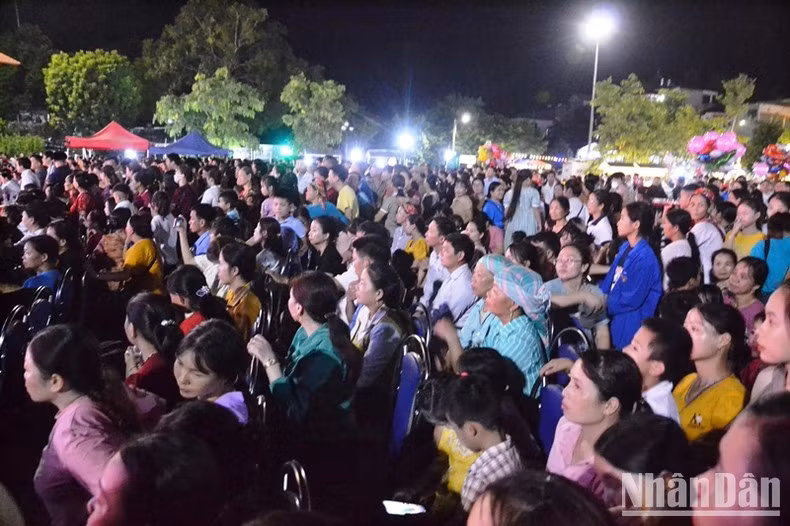 El evento atrajo una nutrida participación de lugareños y turistas.