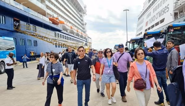 Turistas en Quang Ninh. (Foto: VNA)