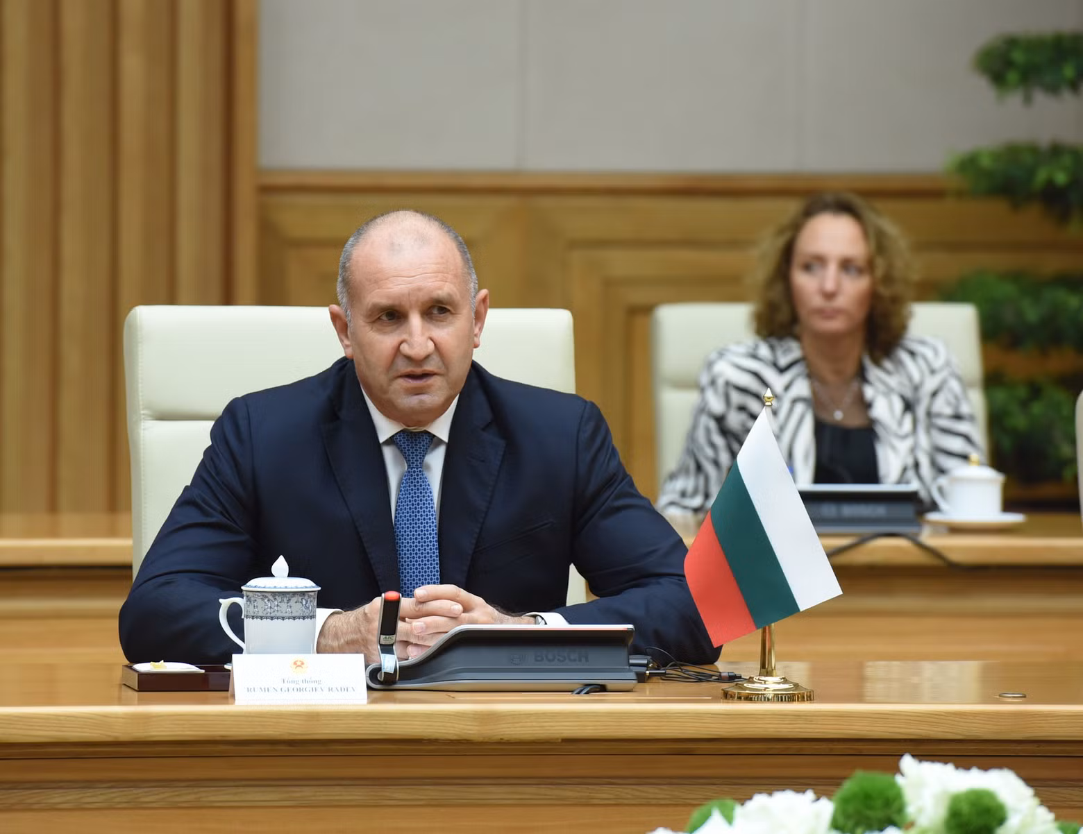 El presidente búlgaro, Rumen Radev, habla en el encuentro.