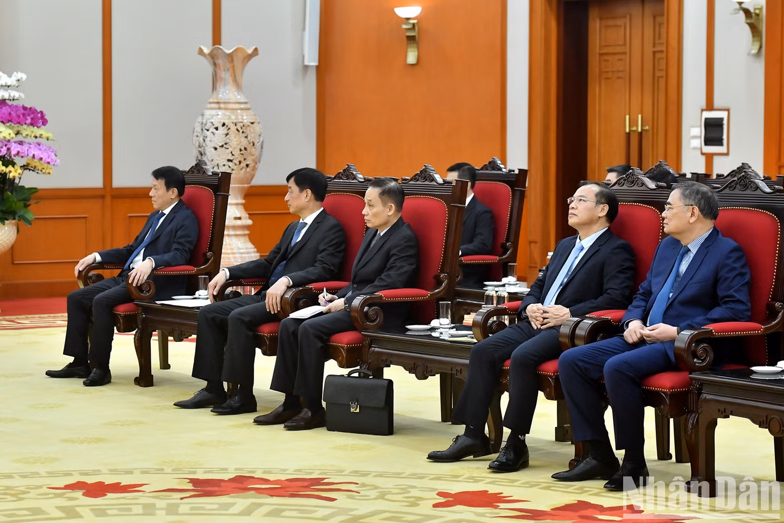 Delegados vietnamitas en la reunión. Delegados vietnamitas en la reunión.