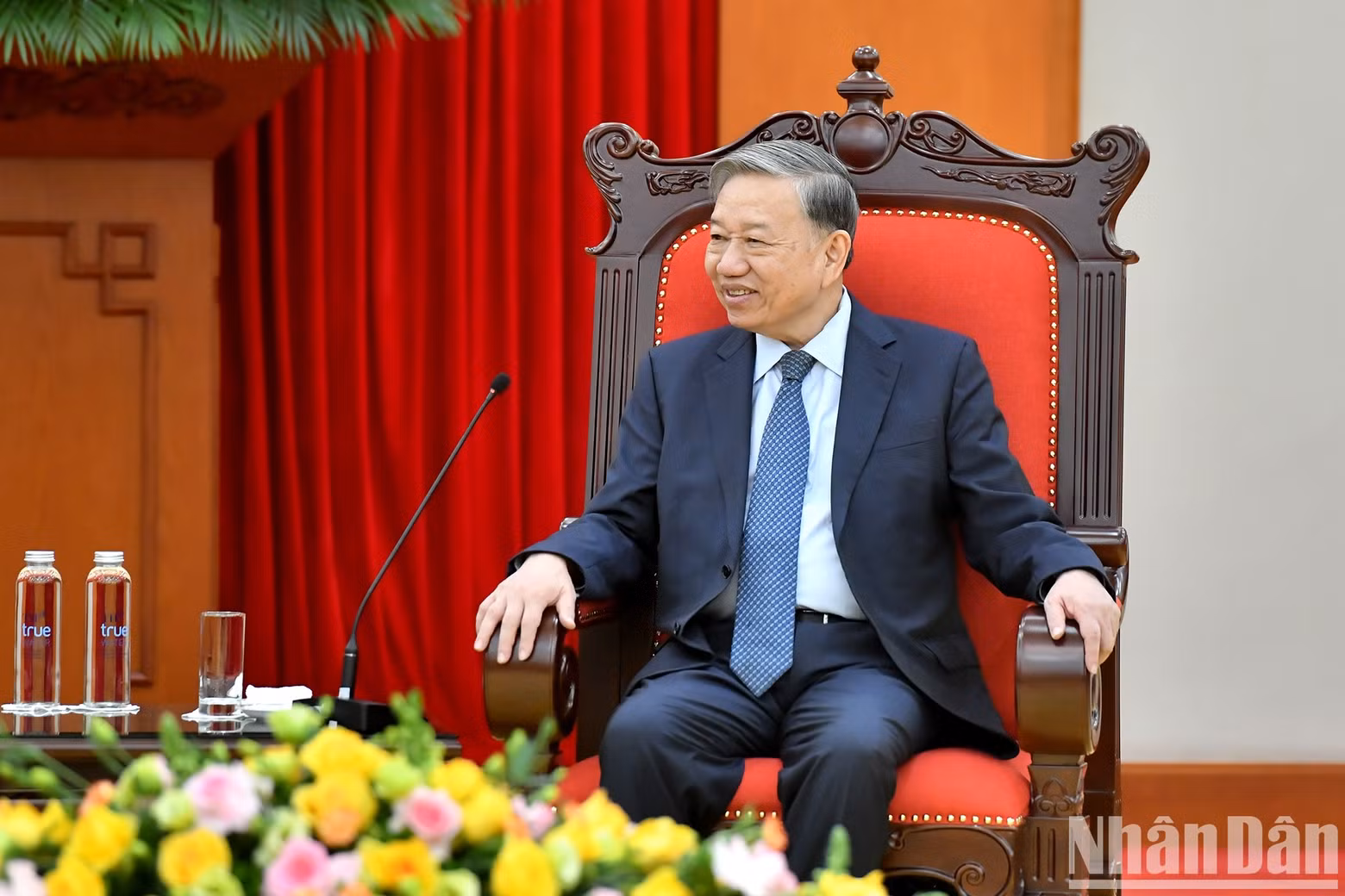 El líder partidista vietnamita habla en el encuentro. El líder partidista vietnamita habla en el encuentro.