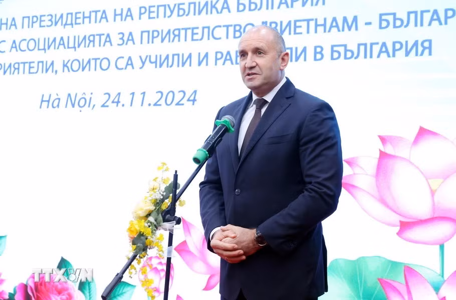 El presidente de Bulgaria, Rumen Radev, habla en el encuentro.