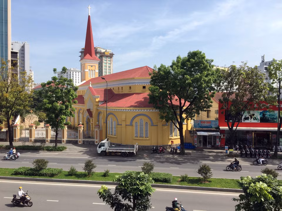 La Iglesia de Phanxico es una de las obras arquitectónicas francesas típicas de la ciudad de Hue. (Foto: VNA)