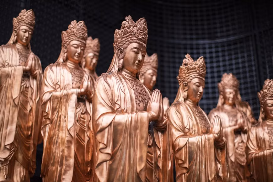 Debajo de la estatua de Buda Tay Bo Da Son hay una gran pagoda donde se encuentran otras estatuas de Buda. (Foto: VNA) Debajo de la estatua de Buda Tay Bo Da Son hay una gran pagoda donde se encuentran otras estatuas de Buda. (Foto: VNA)