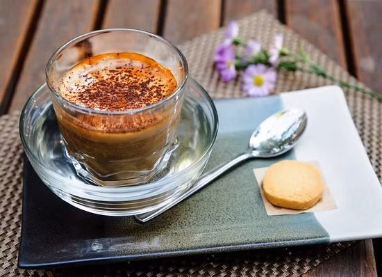 El café con huevo es una especialidad que los turistas no pueden perderse durante su visita a Hanói. (Foto: Tripadvisor)