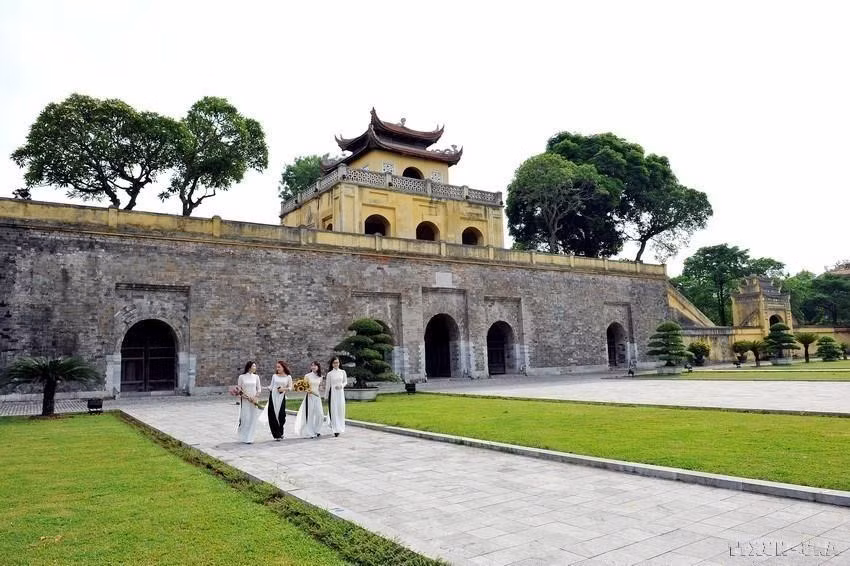 Doan Mon, la principal puerta al sur de la Ciudadela Imperial de Thang Long, fue construida en la dinastía Le y remodelada en la dinastía Nguyen. (Fotografía: VNA)