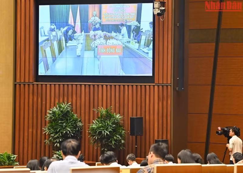La conferencia se conectó en línea con 49 delegaciones de la AN de provincias y ciudades administradas centralmente en todo el país.