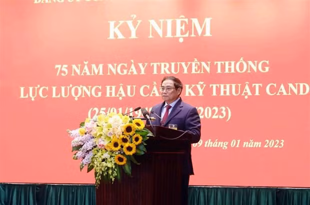 El premier Pham Minh Chinh participa en el 75 Aniversario del Día tradicional de la Fuerza Logística y Técnica de la Seguridad Pública. (Fotografía: VNA)