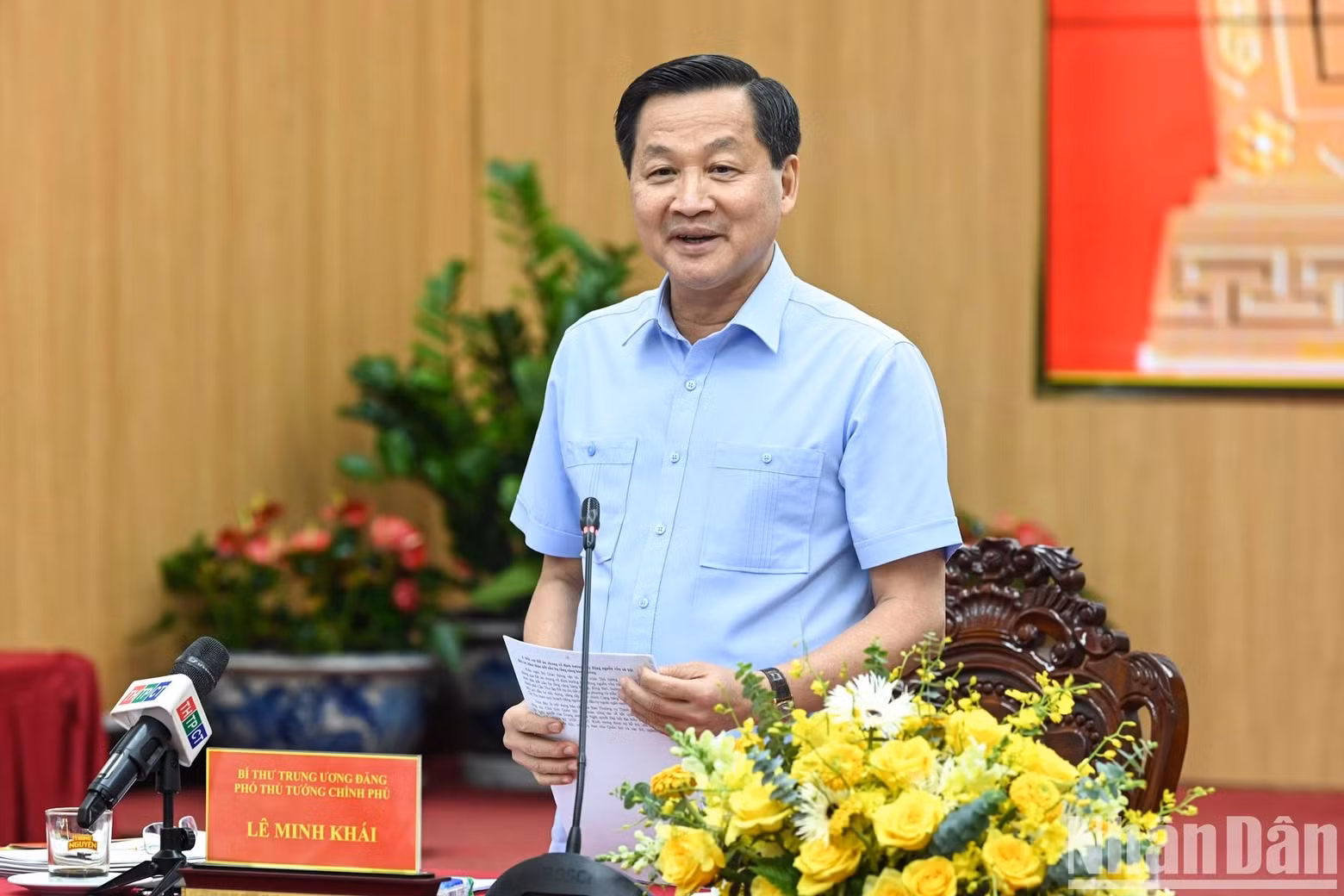 El vicepremier Le Minh Khai en la reunión. El vicepremier Le Minh Khai en la reunión.