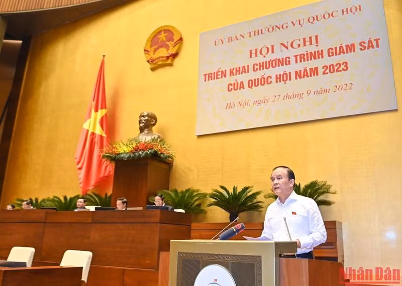Presidente del Consejo Popular de Hanói, Nguyen Ngoc Tuan, habla en la cita.