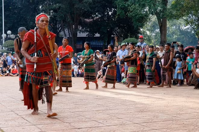 Bu Dang presta atención a la preservación y promoción de las tradiciones culturales de las minorías étnicas. (Foto: VNA)