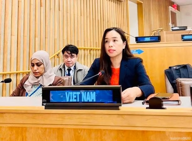 Le Thi Minh Thoa, representante permanente adjunta de Vietnam en la ONU, interviene en la discusión. (Fotografía: VNA) Le Thi Minh Thoa, representante permanente adjunta de Vietnam en la ONU, interviene en la discusión. (Fotografía: VNA)