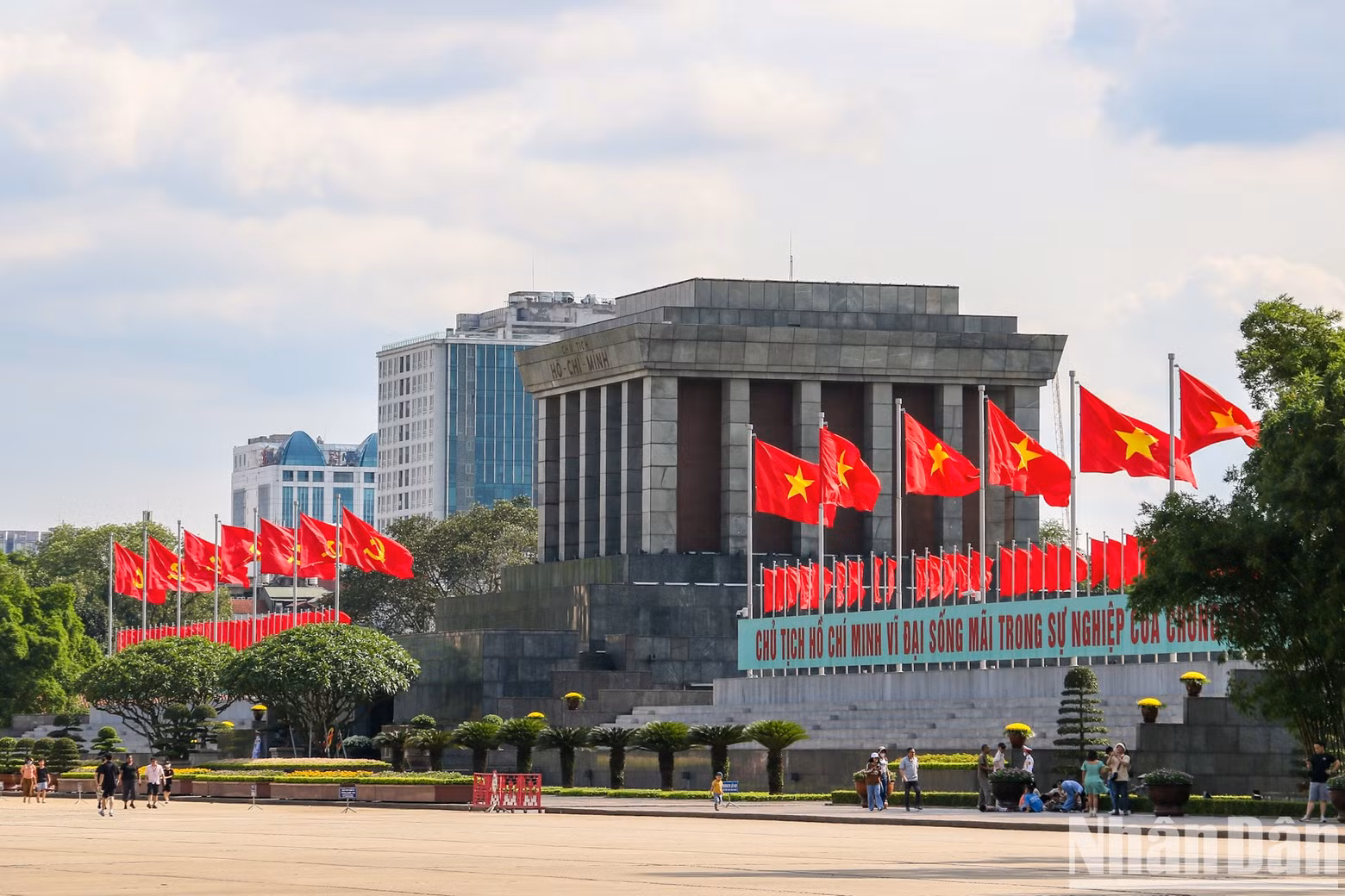Vista frontal del Mausoleo Ho Chi Minh
