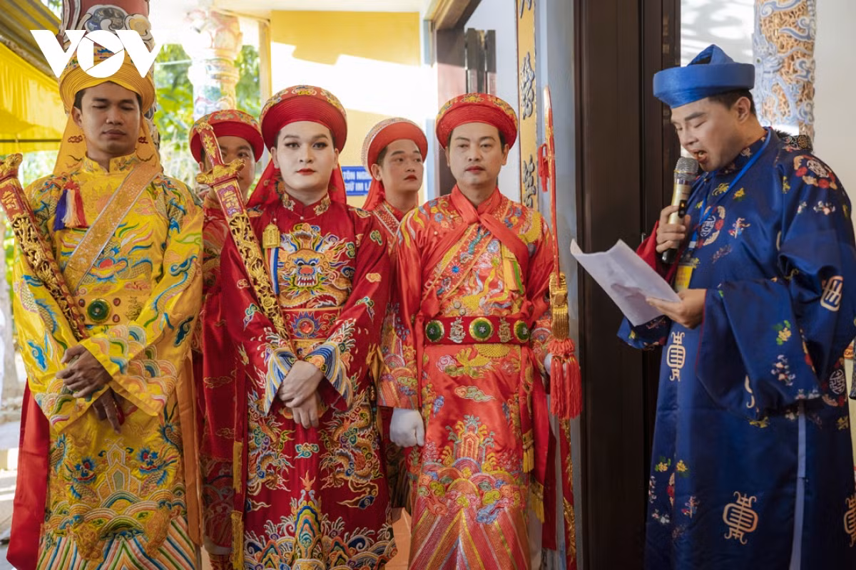 Solemne festividad de adoración a la Diosa Madre en Thua Thien Hue ảnh 3
