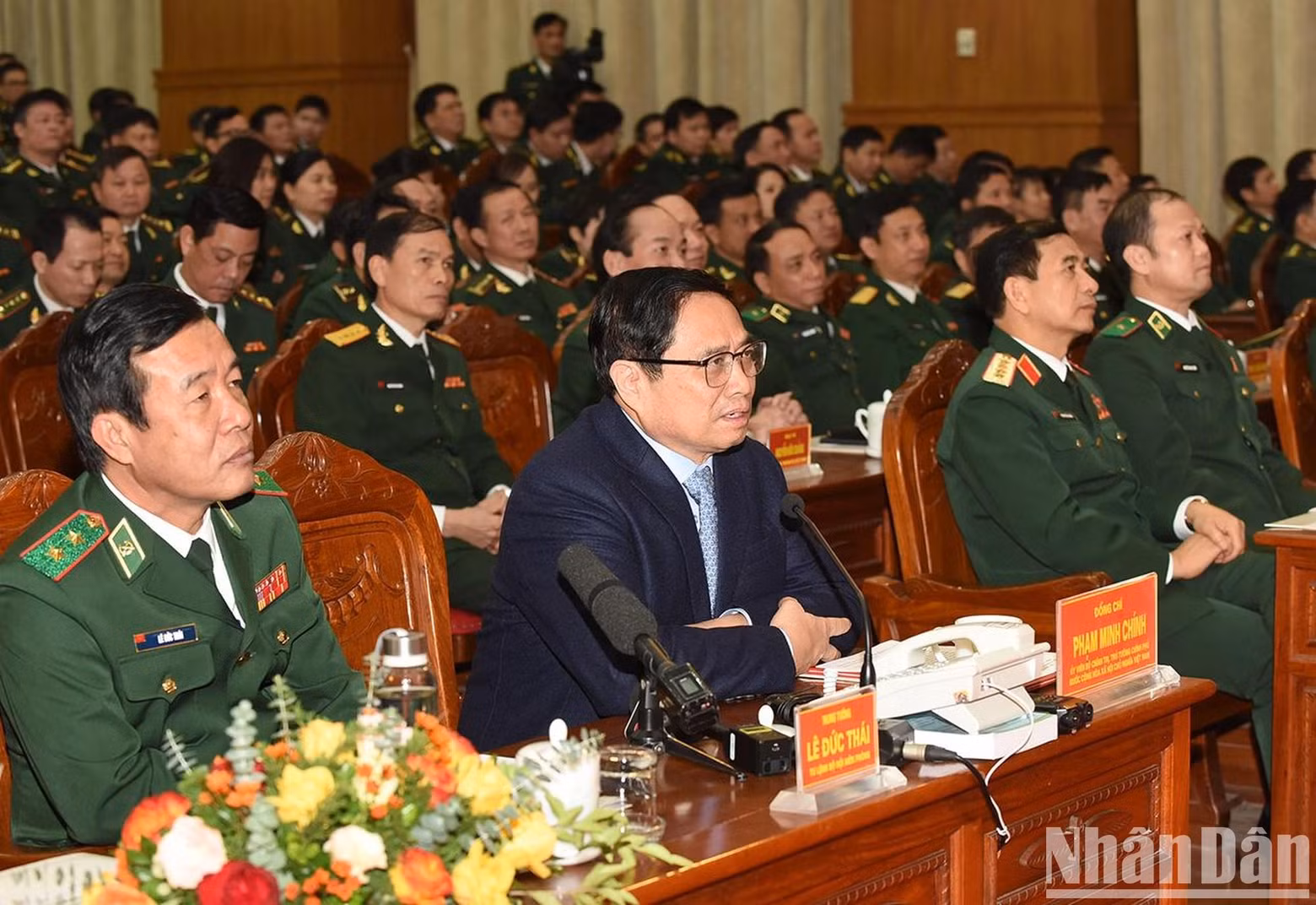 El primer ministro también se reúne de forma virtual con oficiales y soldados de los puestos fronterizos de A Pa Chai, de la provincia de Dien Bien; de Truong Sa, de la provincia de Khanh Hoa y de Ea H'leo, de la provincia de Dak Lak.