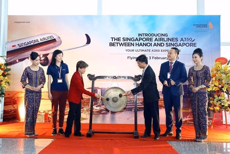 El 3 de febrero de 2020, en el Aeropuerto Internacional Noi Bai de Hanói, Singapore Airlines inicia las operaciones del avión A350-900MH en la ruta Noi Bai - Changi. (Foto: VNA) El 3 de febrero de 2020, en el Aeropuerto Internacional Noi Bai de Hanói, Singapore Airlines inicia las operaciones del avión A350-900MH en la ruta Noi Bai - Changi. (Foto: VNA)
