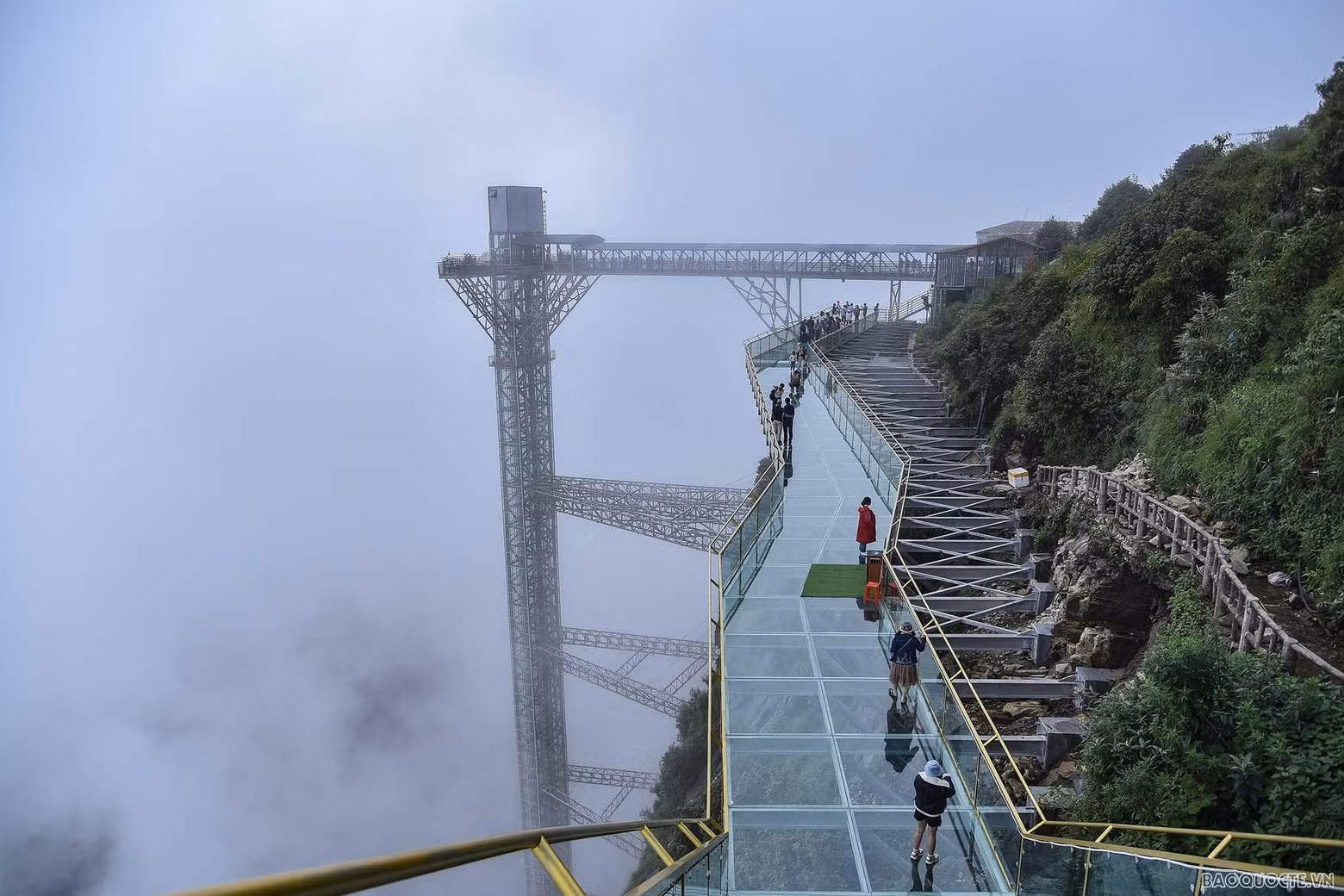 Con la actual tendencia de apertura del mercado turístico, Lai Chau está lista para recibir a los visitantes amantes de la exploración y la aventura porque este territorio es un destino ideal para desarrollar el turismo cultural y vivencial. (Fotografía: baoquocte.vn) Con la actual tendencia de apertura del mercado turístico, Lai Chau está lista para recibir a los visitantes amantes de la exploración y la aventura porque este territorio es un destino ideal para desarrollar el turismo cultural y vivencial. (Fotografía: baoquocte.vn)
