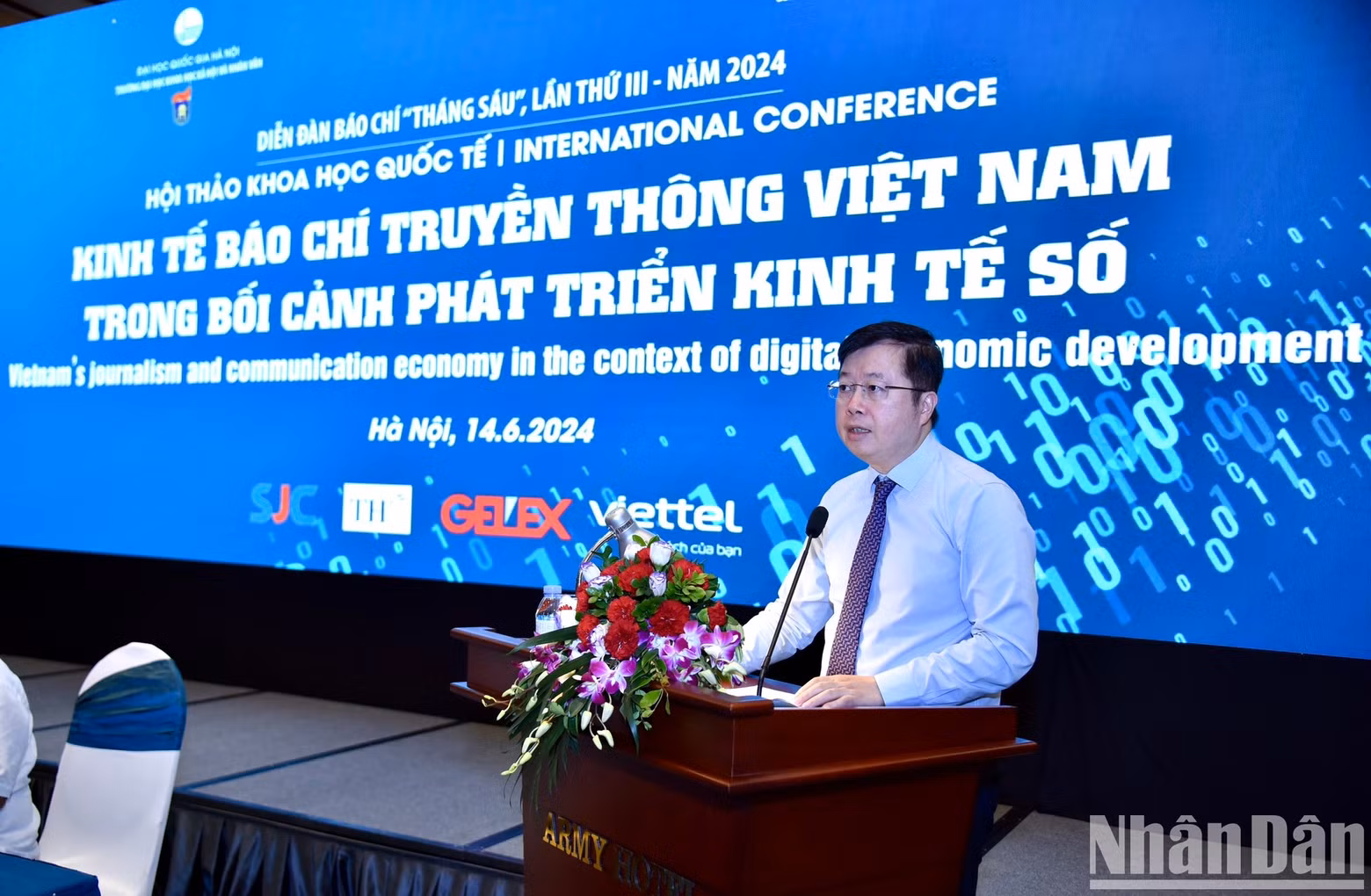 El viceministro de Información y Comunicaciones, Nguyen Thanh Lam, pronuncia un discurso de clausura del seminario.
