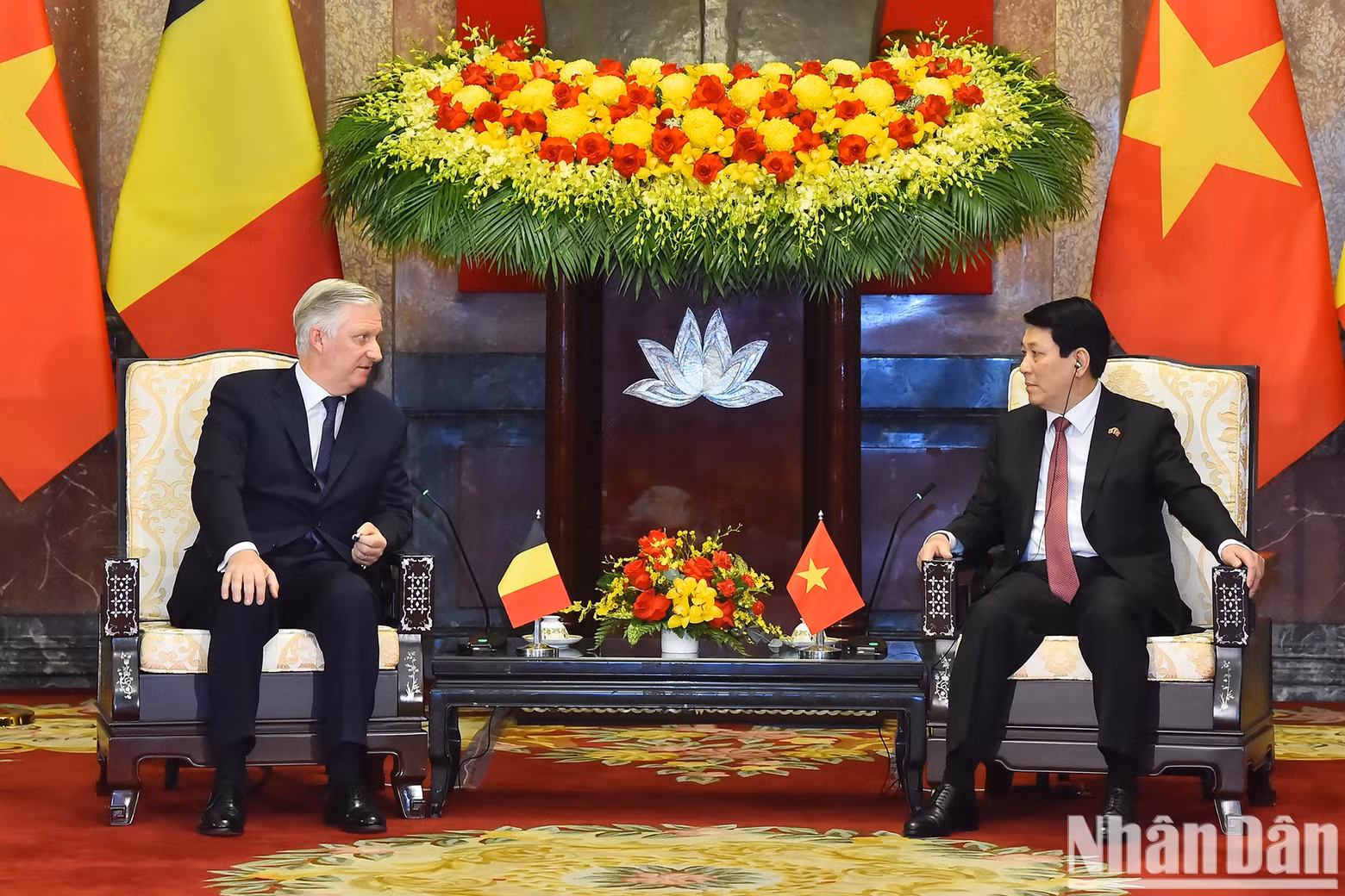 El presidente Luong Cuong (derecha) se entrevista con el rey Felipe de Bélgica. El presidente Luong Cuong (derecha) se entrevista con el rey Felipe de Bélgica.