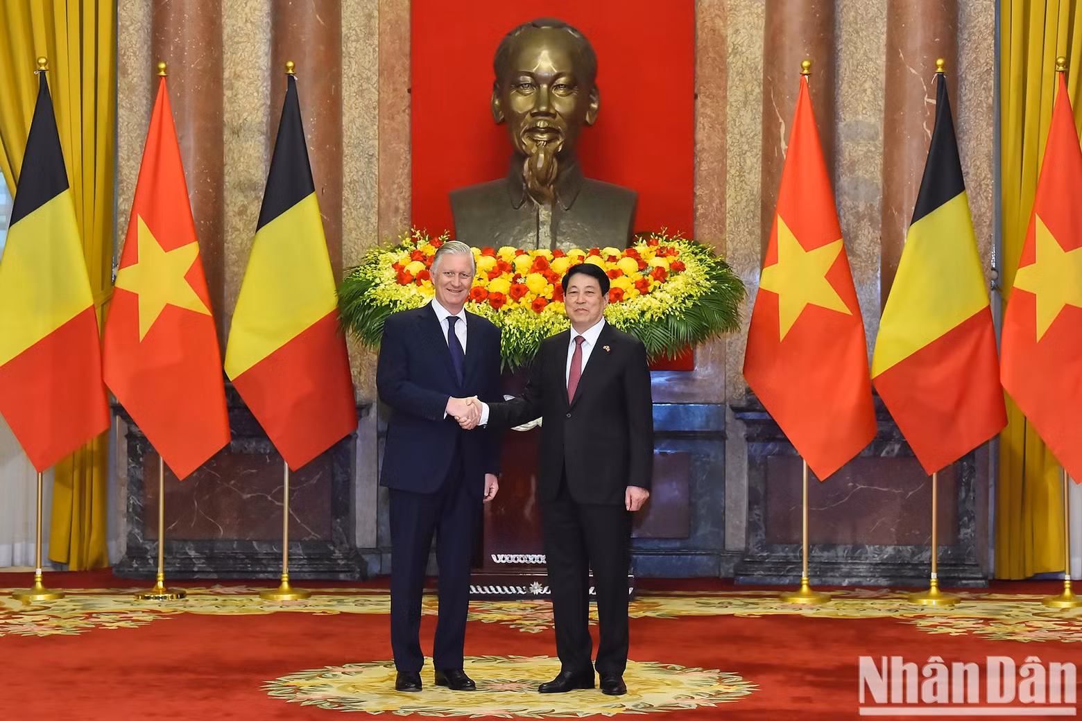 El presidente Luong Cuong (derecha) y el rey Felipe de Bélgica en el encuentro. El presidente Luong Cuong (derecha) y el rey Felipe de Bélgica en el encuentro.