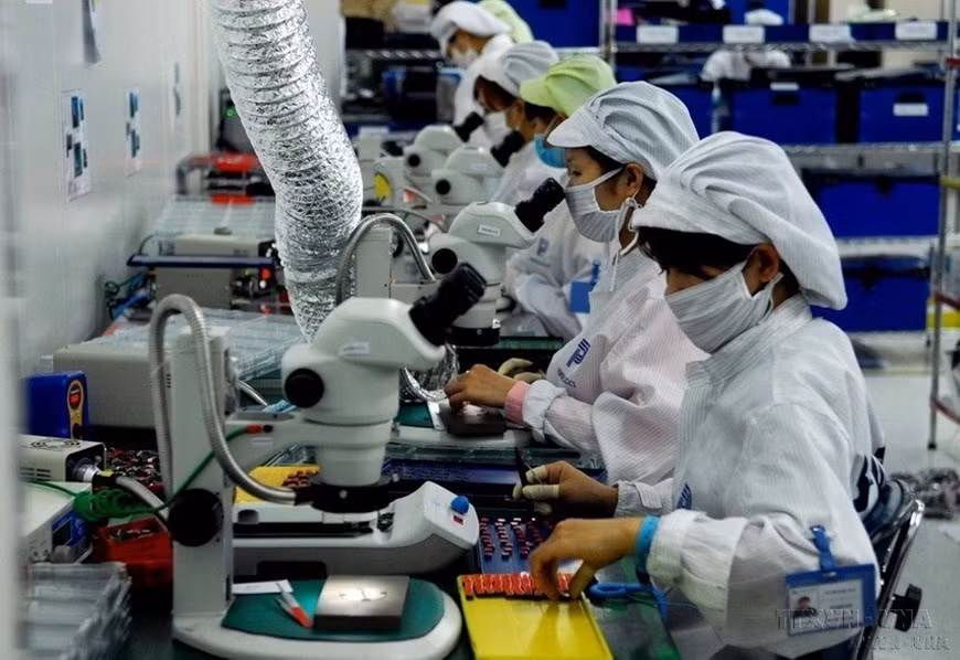 Como gran fuerza laboral social, las mujeres vietnamitas han demostrado claramente su papel, capacidad y creatividad en todas las áreas de la vida social. (Fuente: VNA) Como gran fuerza laboral social, las mujeres vietnamitas han demostrado claramente su papel, capacidad y creatividad en todas las áreas de la vida social. (Fuente: VNA)