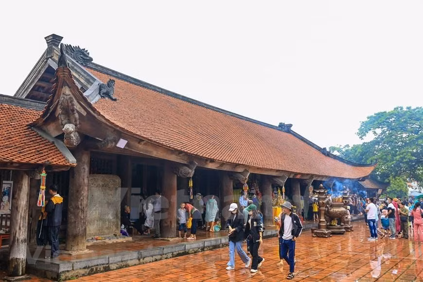 Actualmente, la pagoda Keo, una atracción típica de la provincia de Thai Binh, comprende un conjunto de 128 habitaciones divididas en 17 áreas en una superficie de dos mil 22 metros cuadrados, a lo que se añaden puertas triples, espacios de veneración a los budas y santos, el campanario y el patio. Como reconocimiento a los valores culturales, históricos y científicos especiales de la pagoda Keo, el Primer Ministro de Vietnam en 2012, Nguyen Tan Dung, firmó la Decisión No. 1419/ QD-TTg del 27 de septiembre de ese año, según la cual se clasificó la obra como una reliquia nacional especial de Vietnam. (Fotografía: VNA)