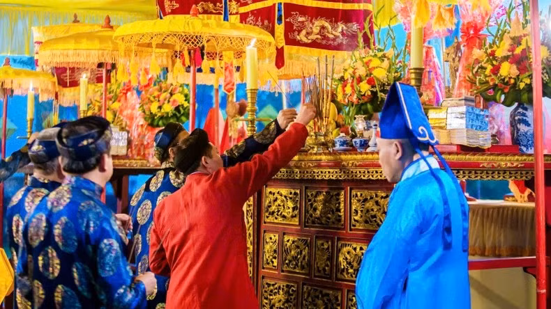 La solemne Ceremonia de Ofrenda de 2025 en el Altar Xa Tac se lleva a cabo con todos sus rituales tradicionales.