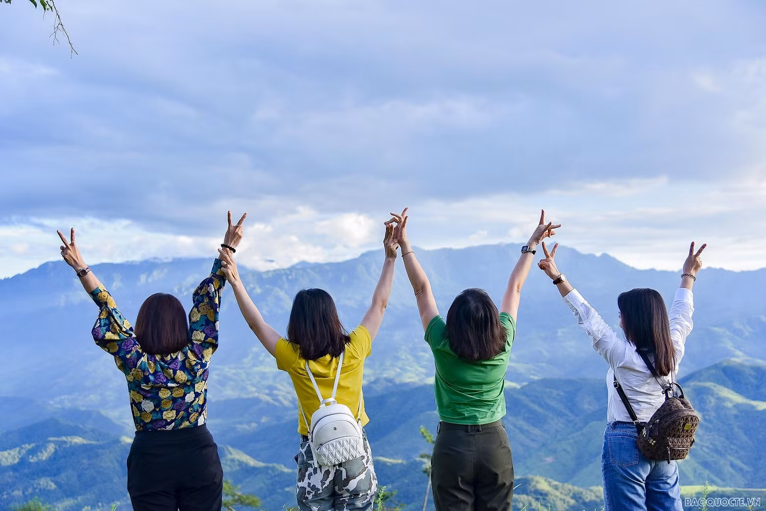 En los últimos años ha habido una gran afluencia de turistas nacionales y extranjeros a Lai Chau. En los primeros seis meses de 2022, recibió a 400 mil 940 visitantes, un aumento interanual de más del 42 por ciento. (Fotografía: baoquocte.vn) En los últimos años ha habido una gran afluencia de turistas nacionales y extranjeros a Lai Chau. En los primeros seis meses de 2022, recibió a 400 mil 940 visitantes, un aumento interanual de más del 42 por ciento. (Fotografía: baoquocte.vn)