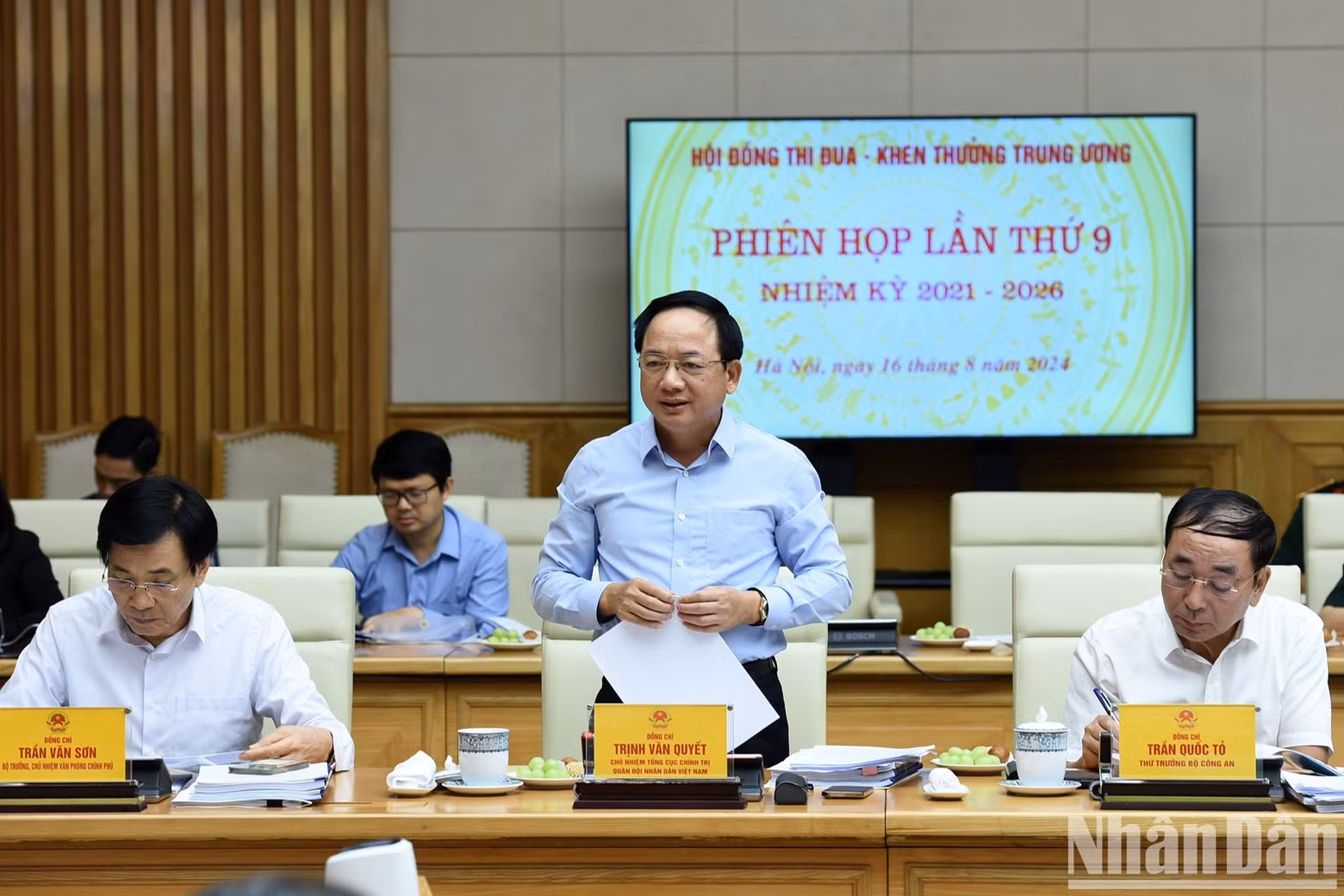 El jefe de la Dirección General de Política del Ejército Popular de Vietnam, Trinh Van Quyet, en la reunión. El jefe de la Dirección General de Política del Ejército Popular de Vietnam, Trinh Van Quyet, en la reunión.