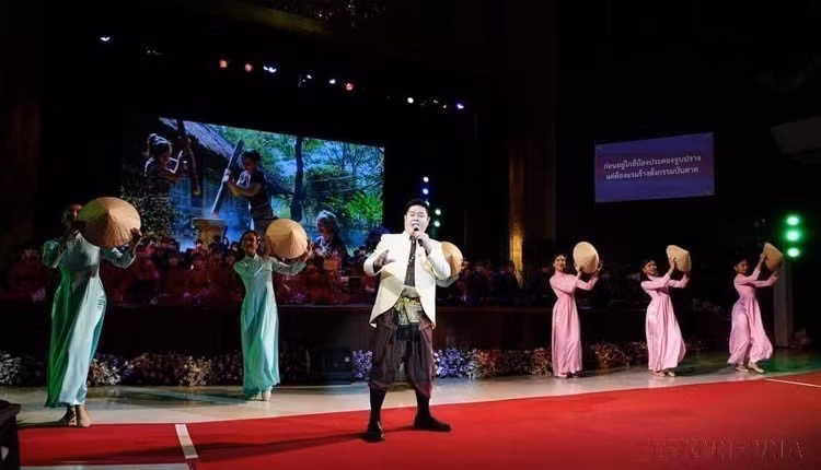 Concierto de la obra musical compuesta por la princesa de Tailandia Maha Chakri Sirindhorn sobre Vietnam, en la Universidad Chulalongkorn, Bangkok (Tailandia, 26 de marzo de 2024).