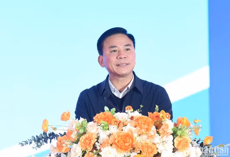 Habla Do Trong Hung, secretario del Comité del Partido de Thanh Hoa.