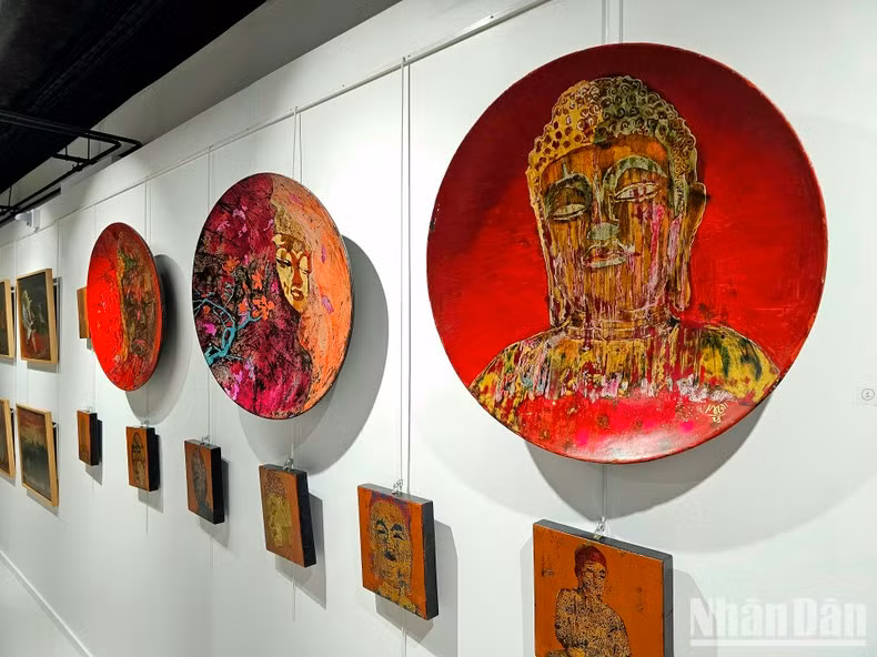 Algunas obras del pintor Nguyen Van Ho.
