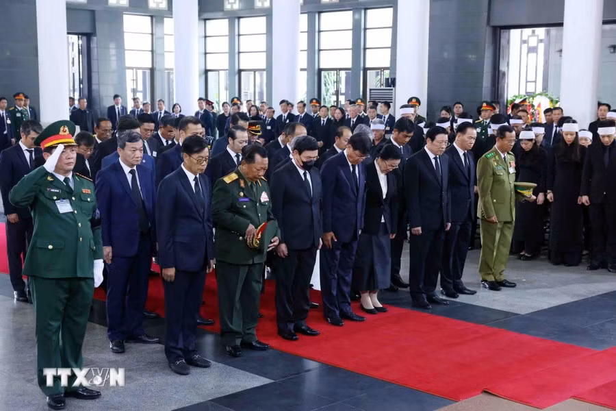 La delegación expresa su pésame por el fallecimiento del secretario general Nguyen Phu Trong.